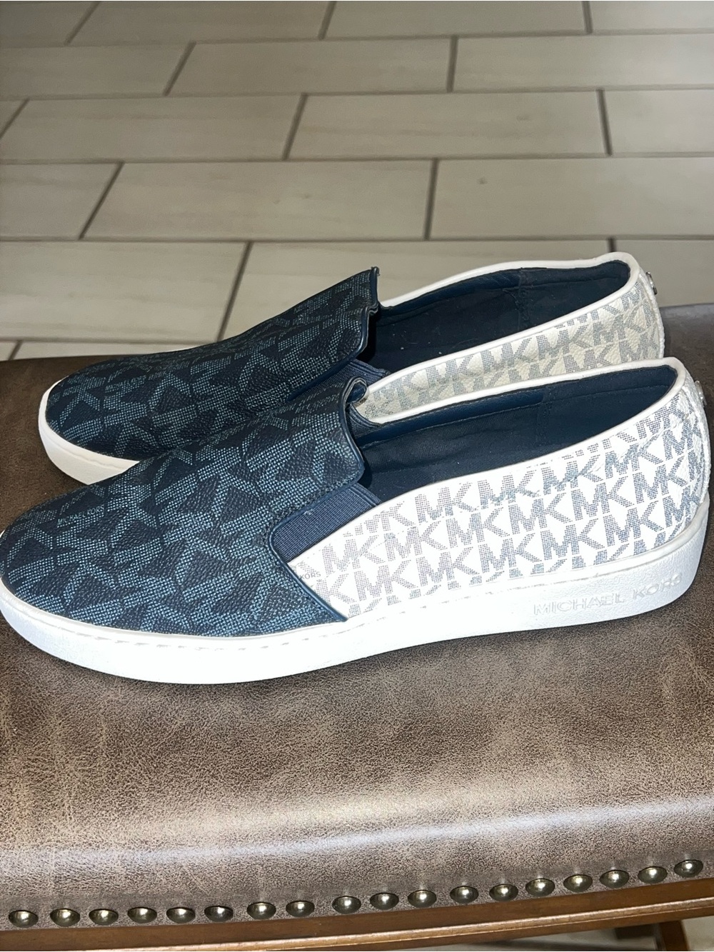 Michael Kors Keaton Signature Logo Slip-On Sneakers Navy White Size 10